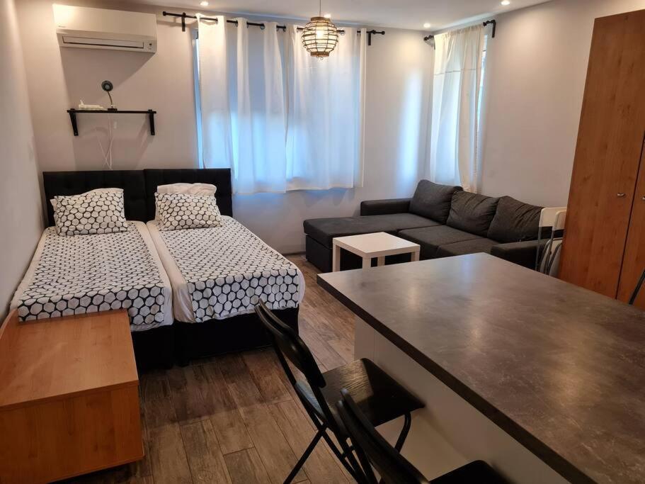 Studio Slavyanska Varna Esterno foto